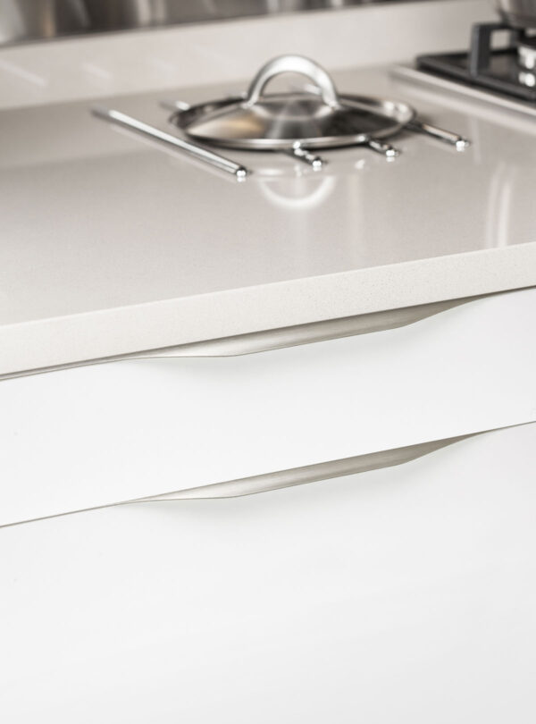 Forma chrome Handle