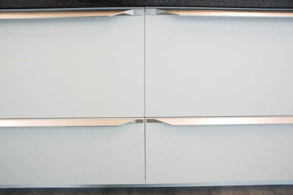 Tamm chrome Handle