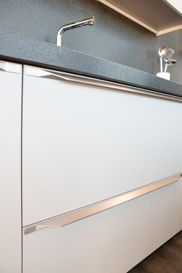 Tamm chrome Handle