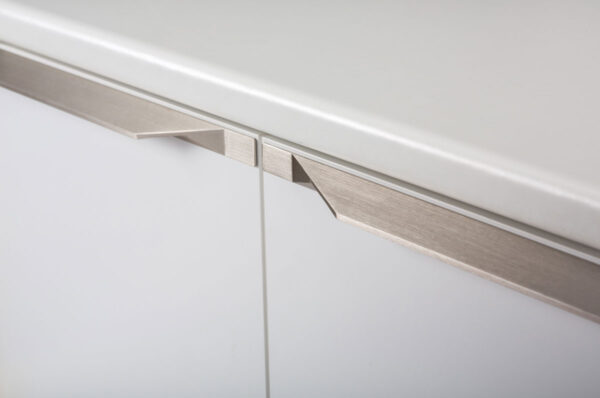 Tamm chrome Handle