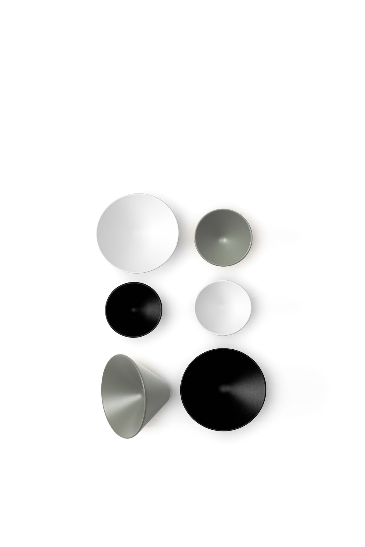 Conic multicolor knobs