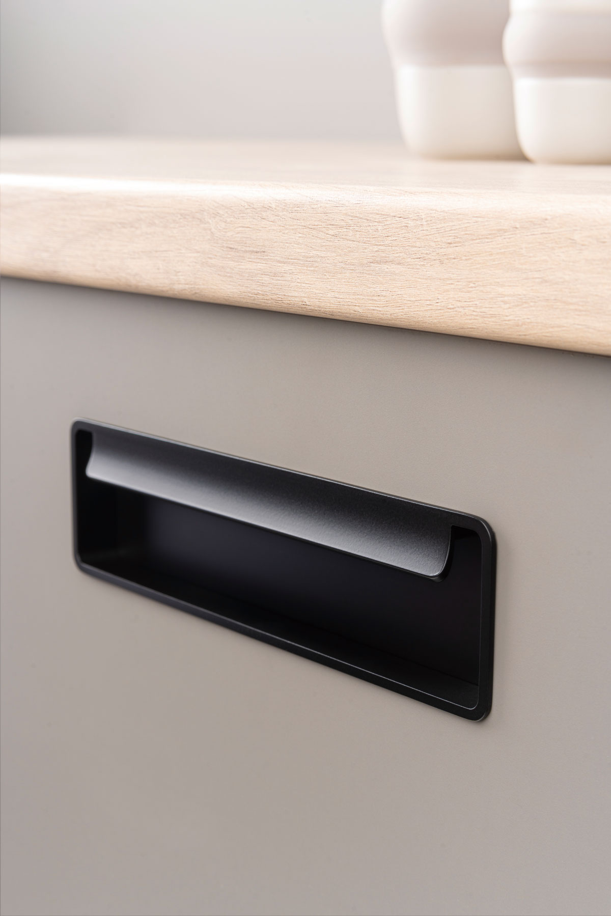 Fold black handles
